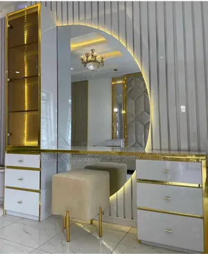 Photo - Mirror Dressers Wall Cladding and Closet