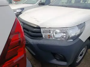 New Toyota Hilux 2024 White