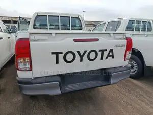 New Toyota Hilux 2024 White