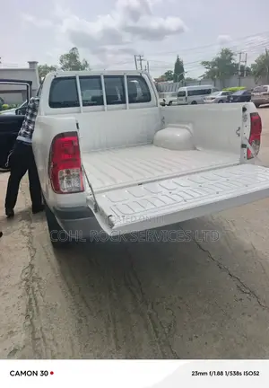 New Toyota Hilux 2025 White