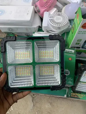 100 Watt’S Rechargeable Light