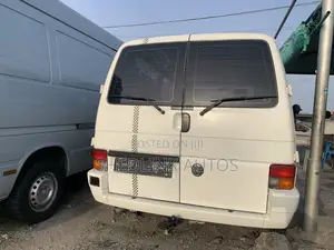 Volkswagen Transporter 2000 White