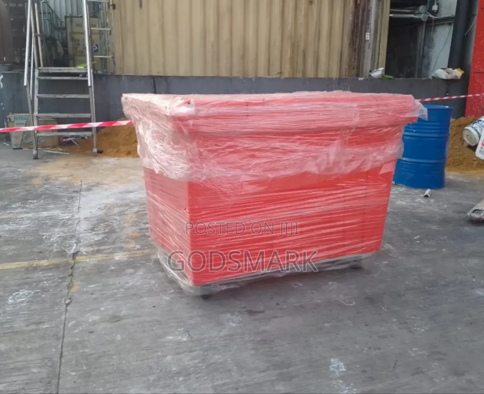 1100 Litre Geepee Dustbin With Tyres.