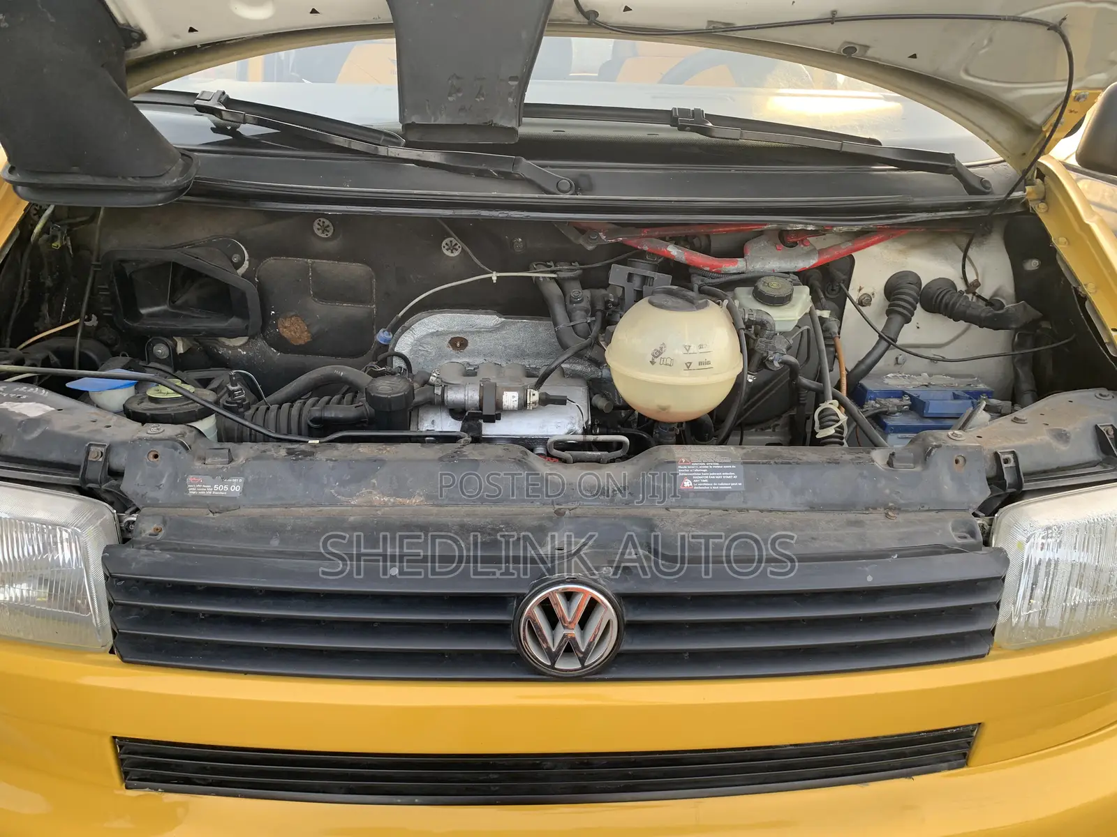 Volkswagen Transporter 2000 Yellow