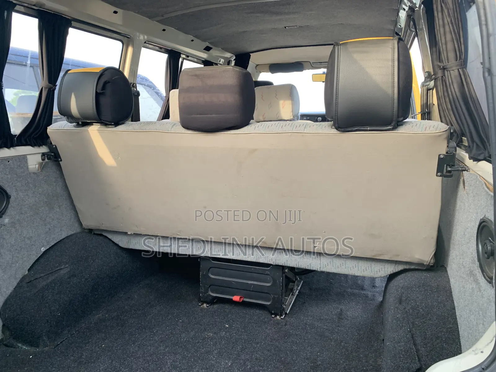 Volkswagen Transporter 2000 Yellow