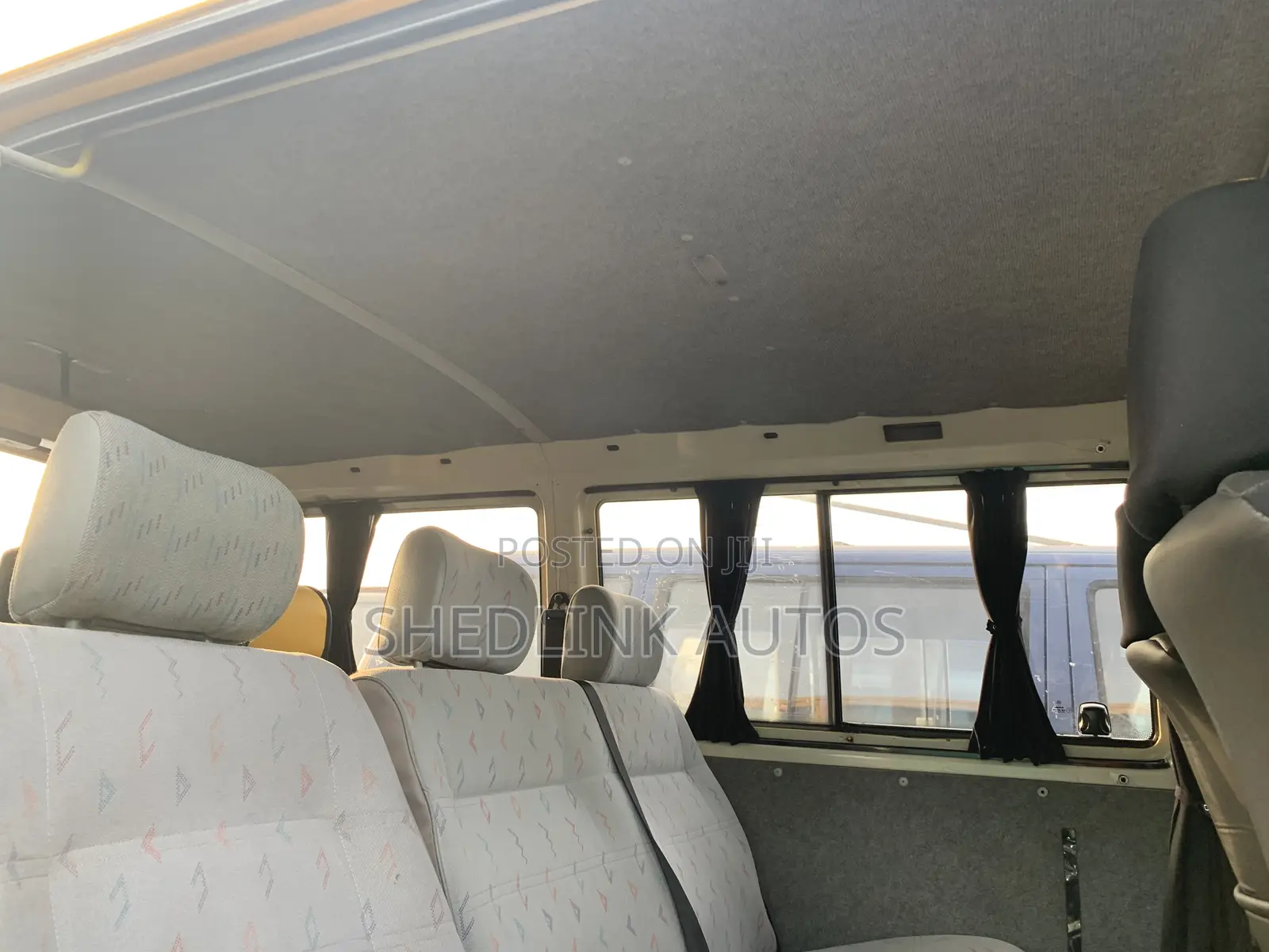 Volkswagen Transporter 2000 Yellow