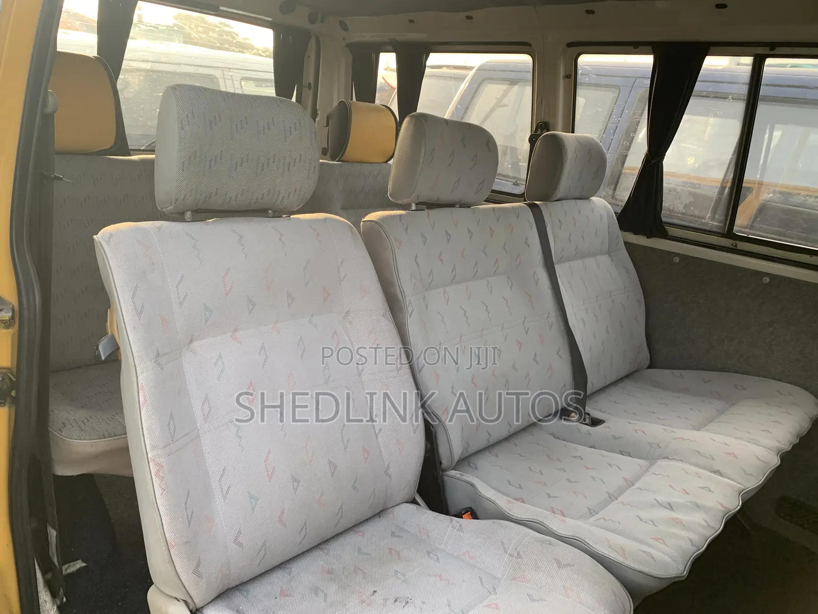 Volkswagen Transporter 2000 Yellow