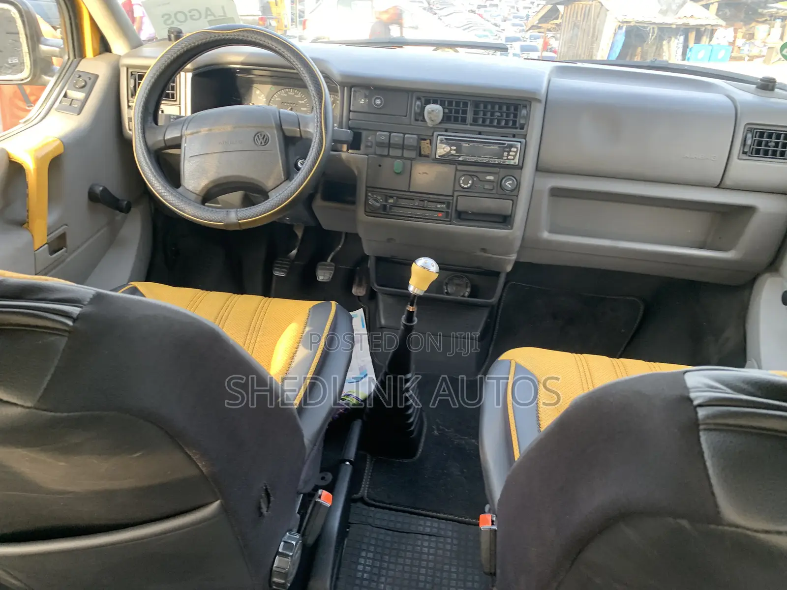 Volkswagen Transporter 2000 Yellow