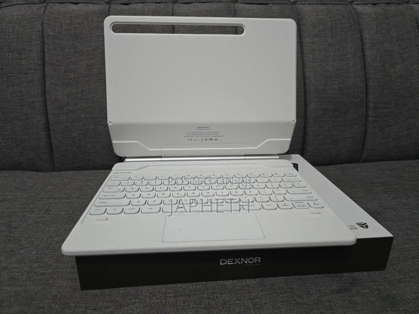 Dexnor 12.4" Floating Magnetic Keyboard For Samsung Tablets