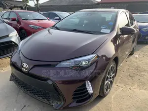Toyota Corolla SE Special Edition 4dr Sedan (1.8L 4cyl CVT) 2017