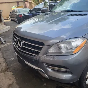 Photo - Mercedes-Benz M Class ML 350 4Matic 2012 Blue