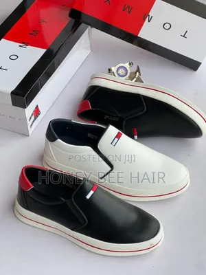 Nice Luxury Sneakers  Is Available 