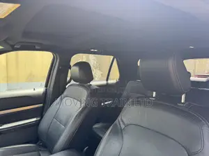Ford Explorer Platinum AWD 2018 Black