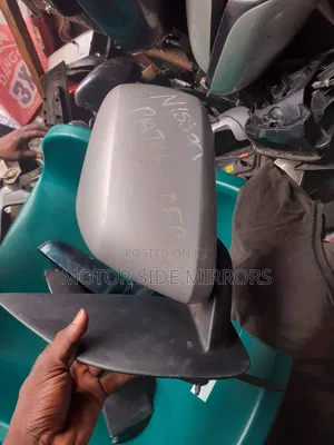 Side Mirrors for Nissan Pathfinder 2005