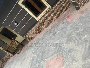 2bdrm Block of Flats in Umuori Toronto, Owerri for rent
