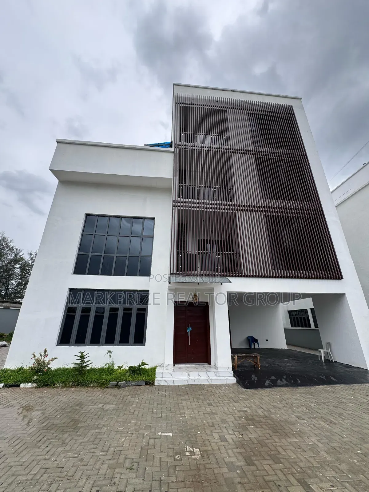 5bdrm Duplex in Banana Island Ikoyi for rent