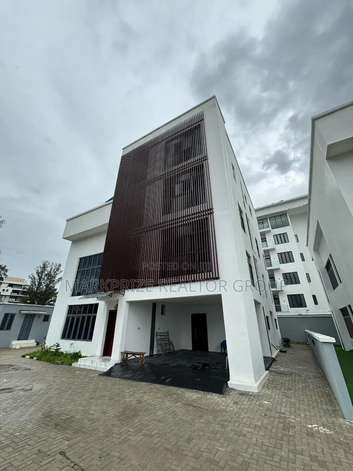 5bdrm Duplex in Banana Island Ikoyi for rent