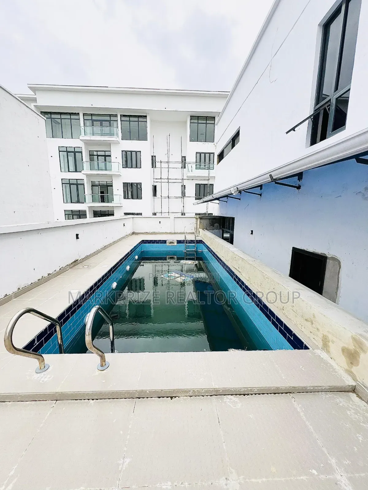 5bdrm Duplex in Banana Island Ikoyi for rent