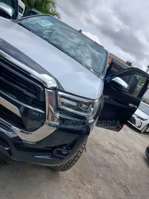 New Toyota Hilux 2025 Black