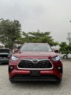Toyota Highlander 2022 Red