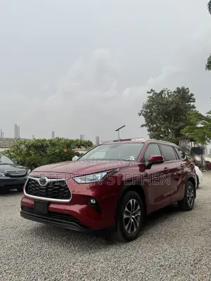 Toyota Highlander 2022 Red