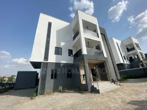 7bdrm Duplex in Kaura for sale