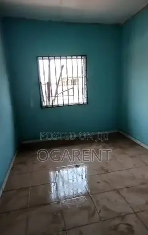 2bdrm Apartment in Santana Market, Benin City for rent