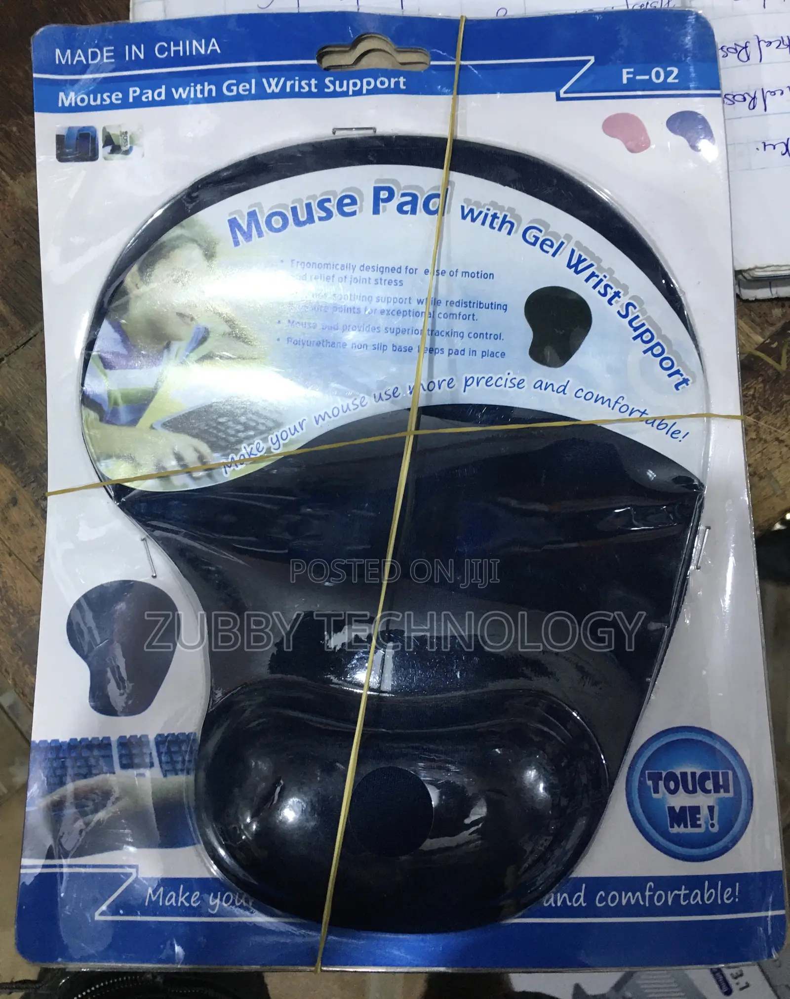 Mouse Pad With Gel Wrist Support