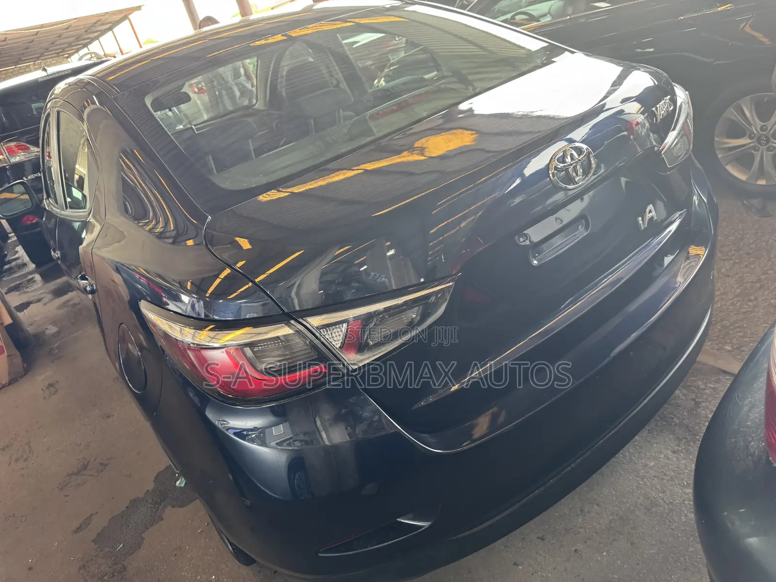 Toyota Yaris 2017 Blue