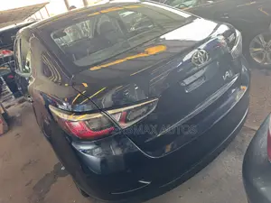 Toyota Yaris 2017 Blue
