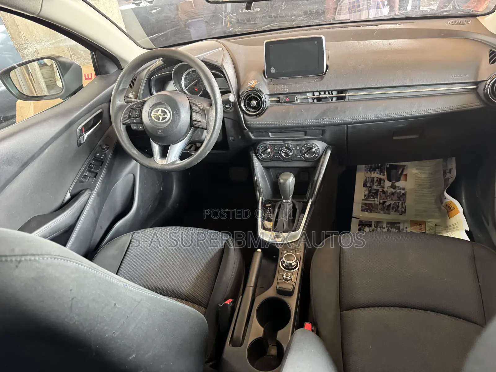 Toyota Yaris 2017 Blue