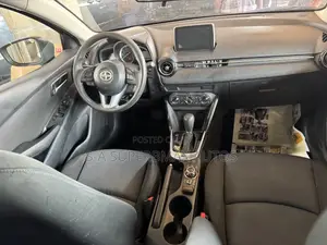 Toyota Yaris 2017 Blue
