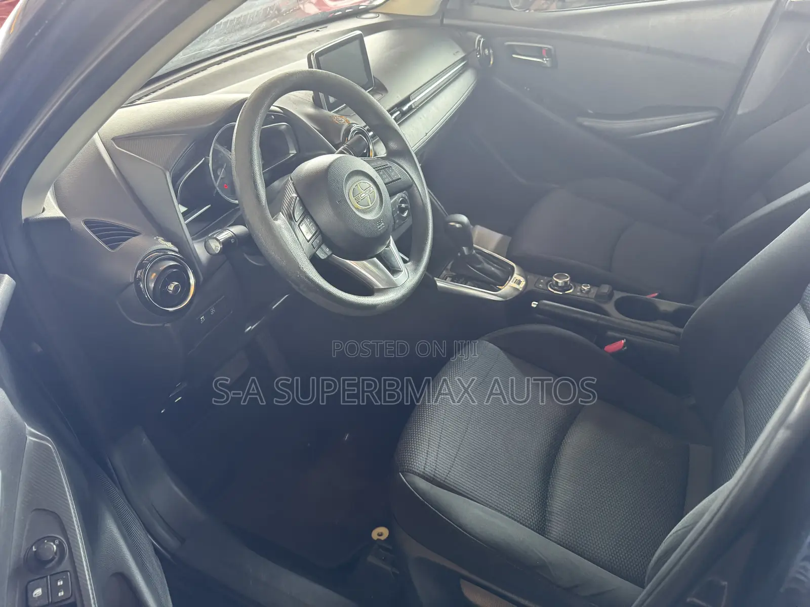 Toyota Yaris 2017 Blue