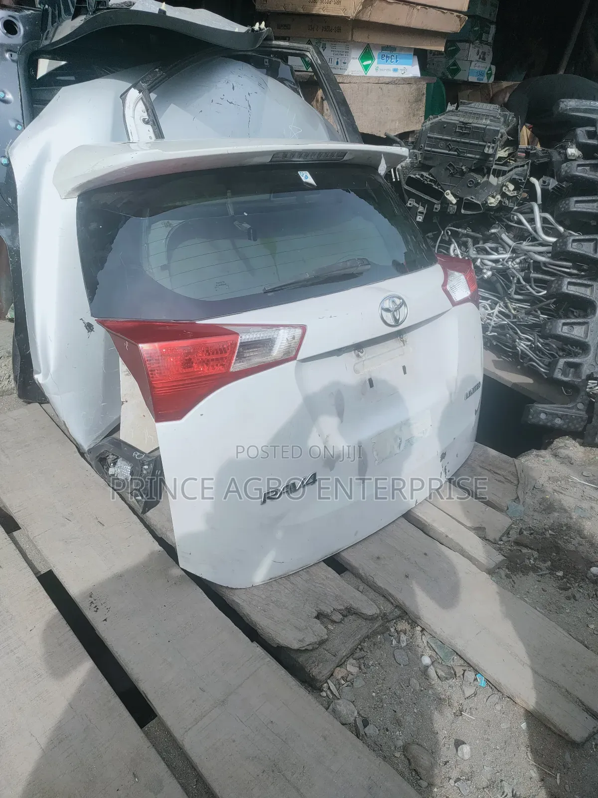 Booth Rav4 2014 Model