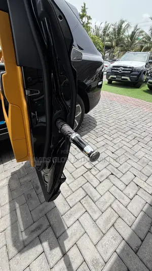 New Rolls-Royce Cullinan Black Badge 2024 Black
