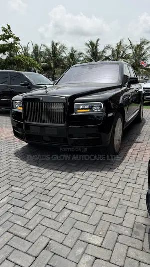 New Rolls-Royce Cullinan Black Badge 2024 Black