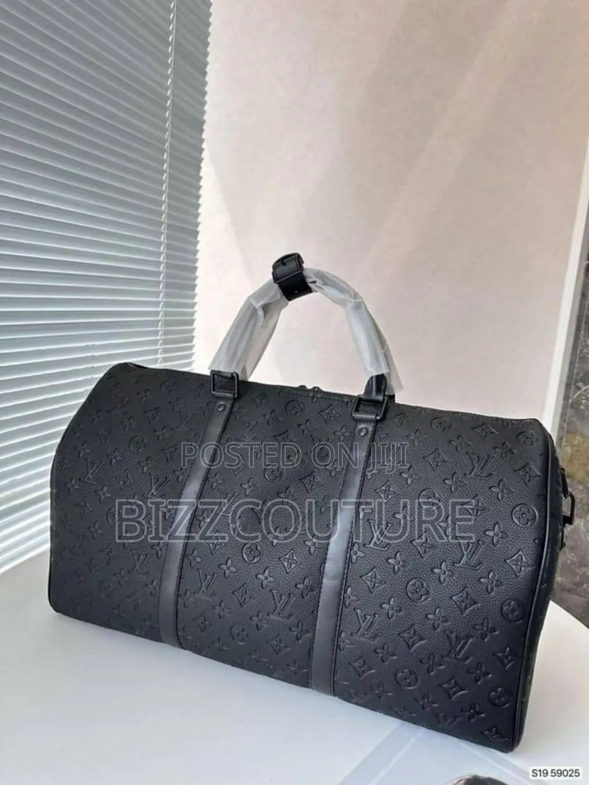 Original Louis Vuitton Handbags Available In Store