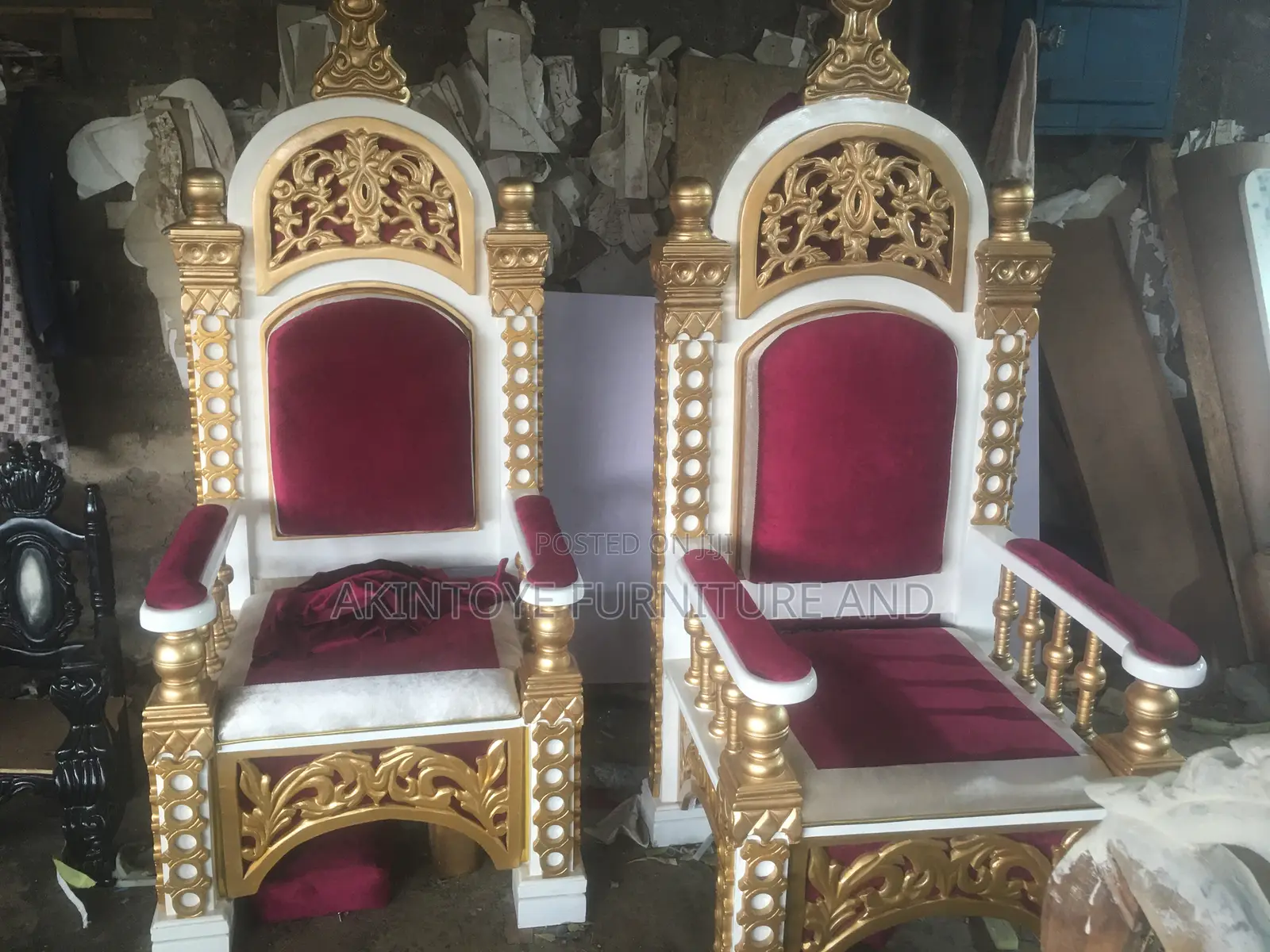 2 Royal Singles Chair