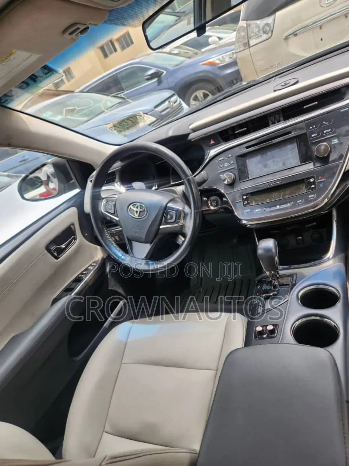 Toyota Avalon XLE Premium Sedan FWD (3.5L 6cyl 6A) 2013 Silver