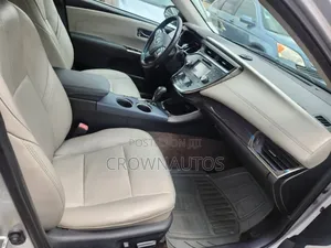 Toyota Avalon XLE Premium Sedan FWD (3.5L 6cyl 6A) 2013 Silver