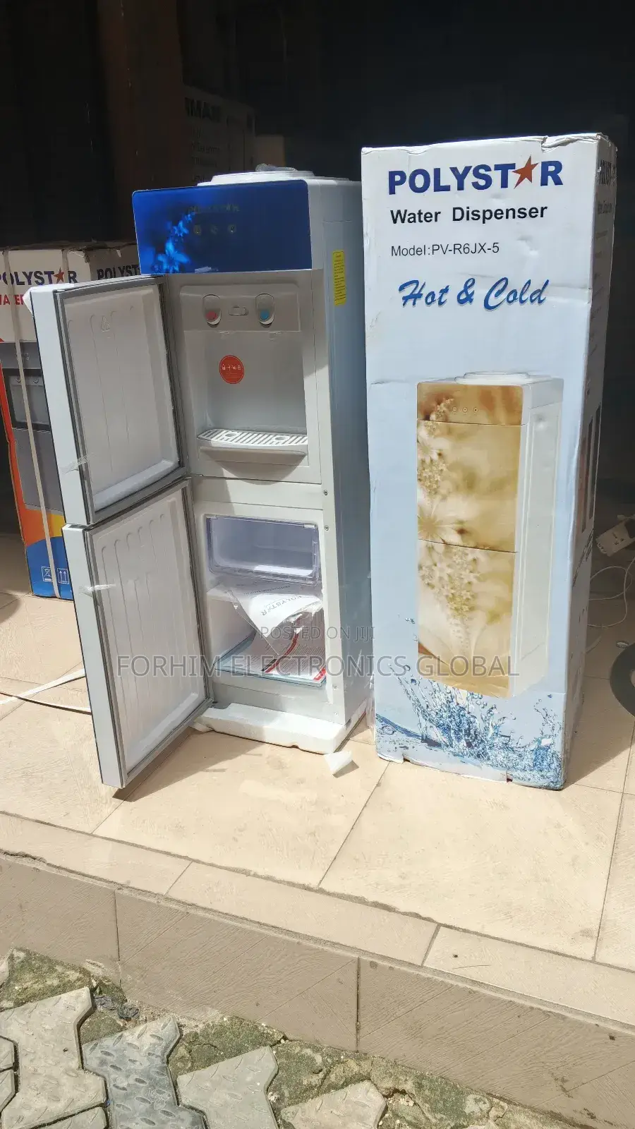 Polystar Water-dispenser