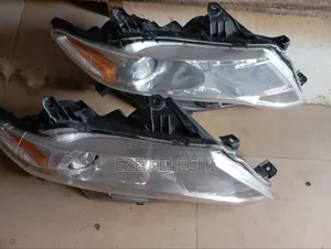 Set Headlight Venza 2009-2011
