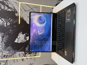 Laptop MSI Raider GE76 12UGS 16GB Intel Core I7 SSD 1.5T