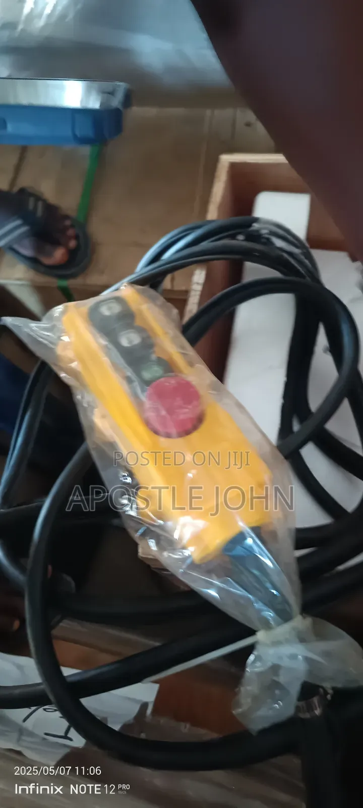 2 Tons Electric Heist