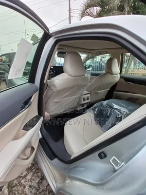 New Toyota Camry XLE V6 Auto 2024 Silver