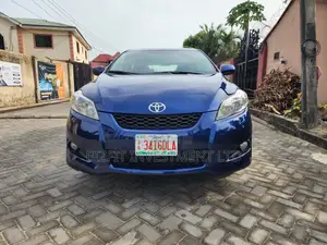 Toyota Matrix L Hatchback FWD (1.8L 4cyl 5A) 2013 Blue