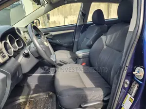 Toyota Matrix L Hatchback FWD (1.8L 4cyl 5A) 2013 Blue