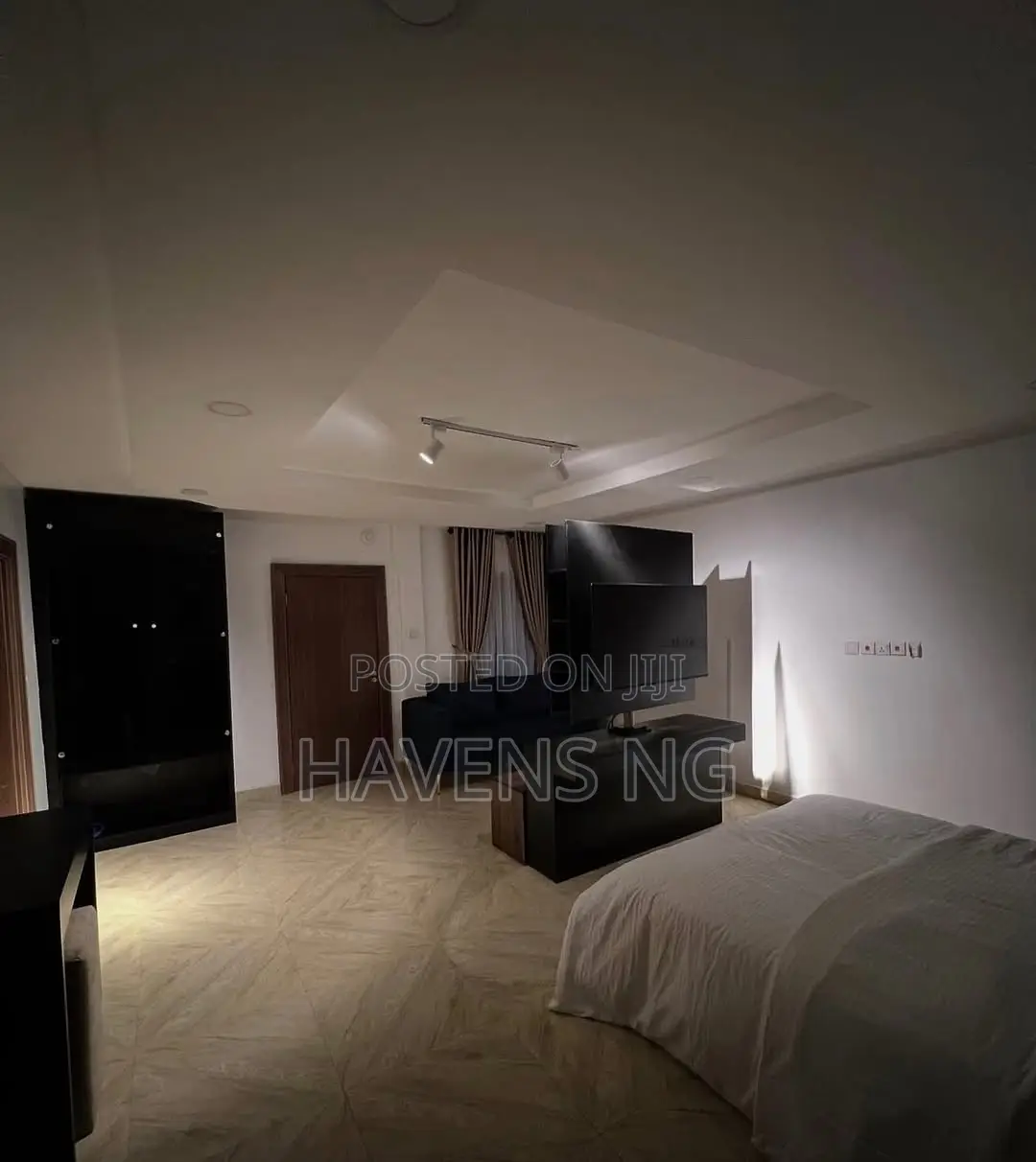 Modern Studio Apartment for Short Let