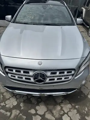 Mercedes-Benz GLA-Class 2019 Silver