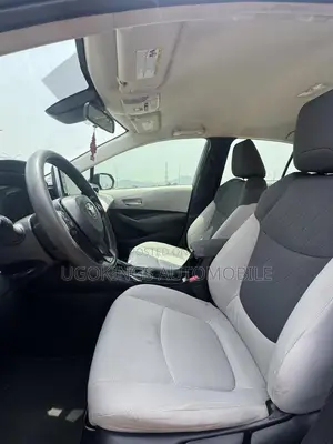 Toyota Corolla LE 2021 Red
